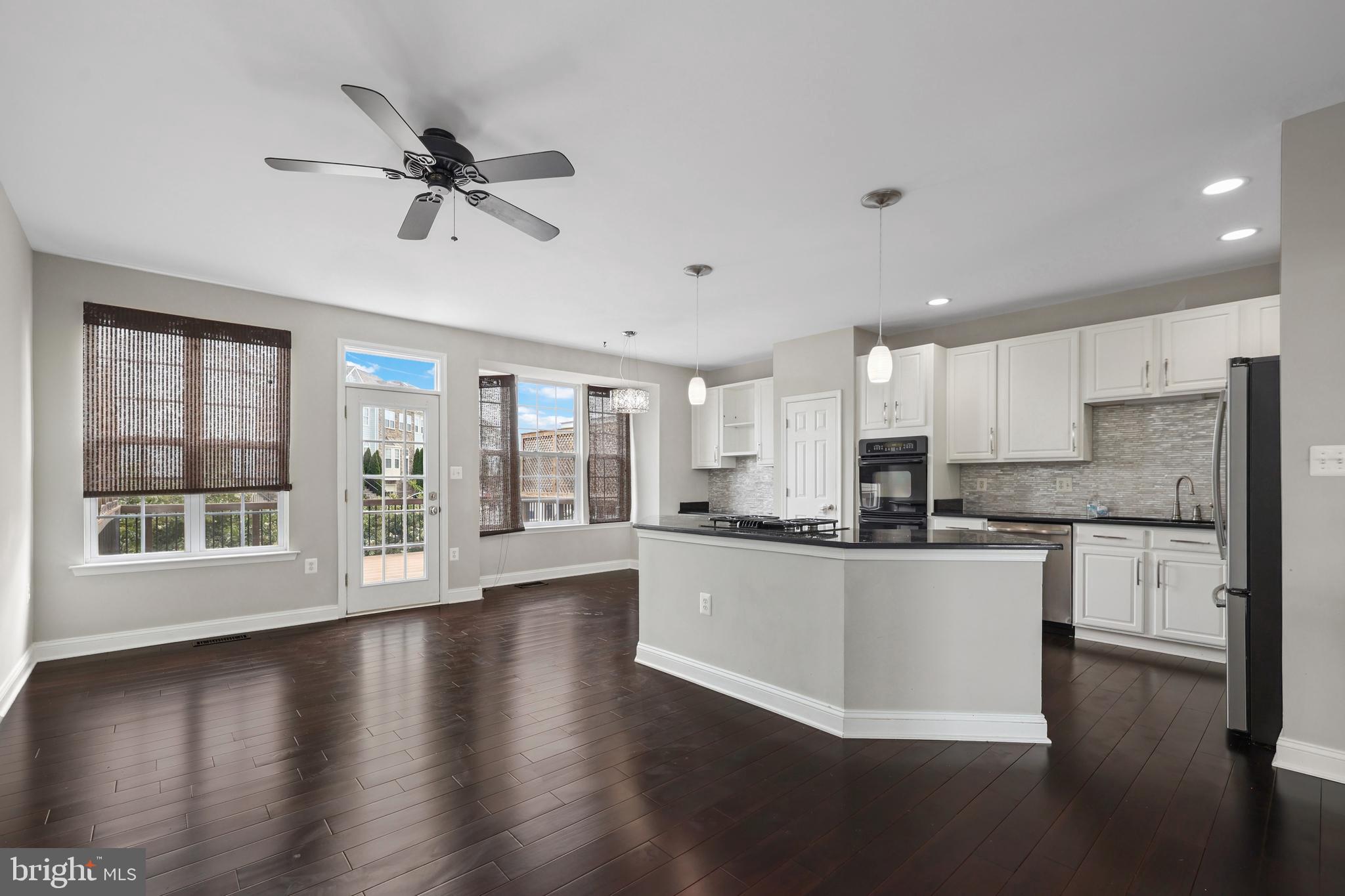 POTOMAC CROSSING - Residential