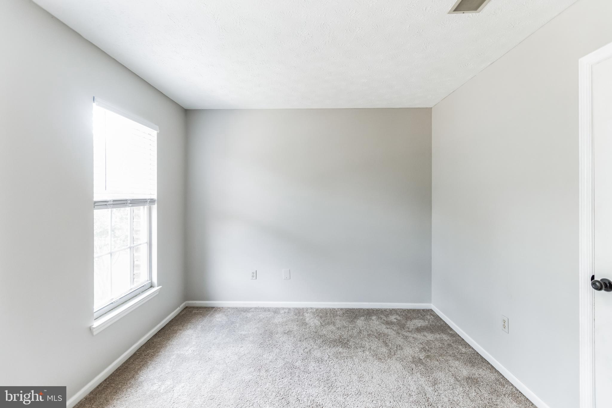 CROFTON WOODS - Residential Lease