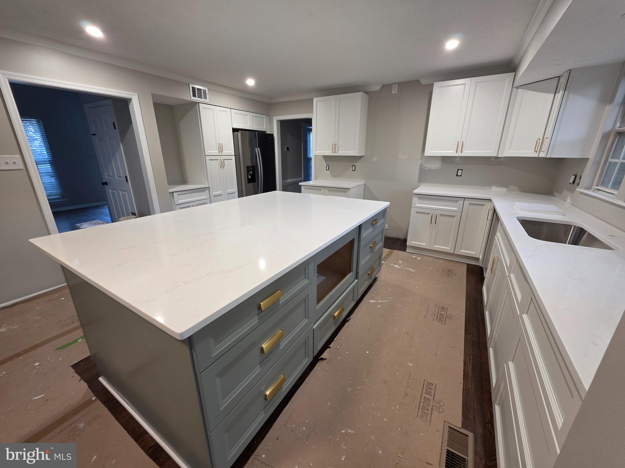 CROFTON WOODS - Residential Lease