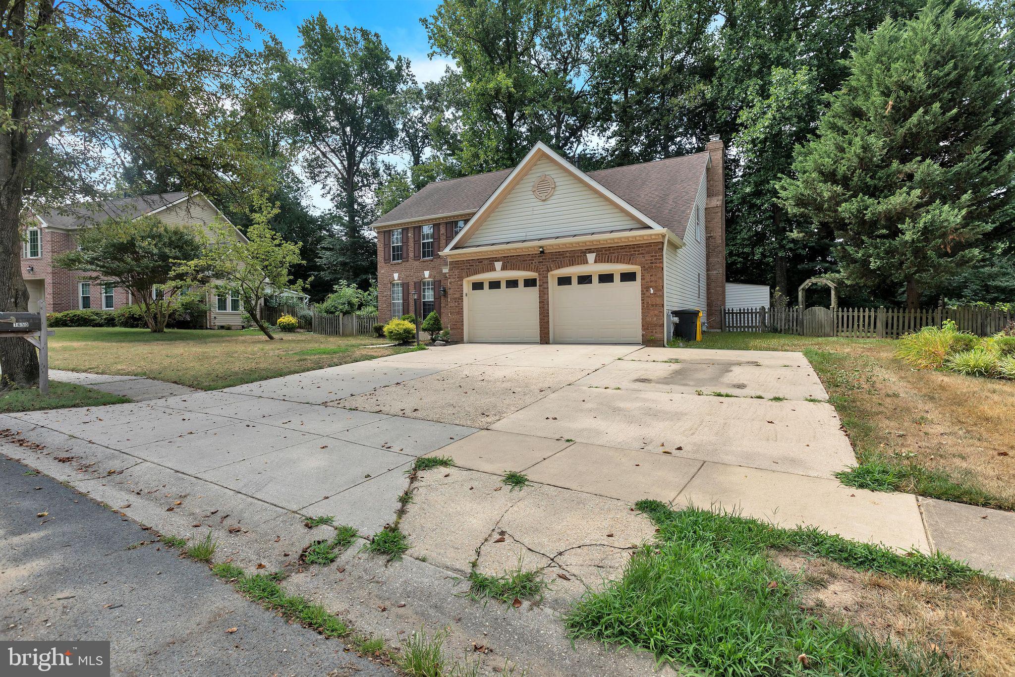 CROFTON WOODS - Residential Lease