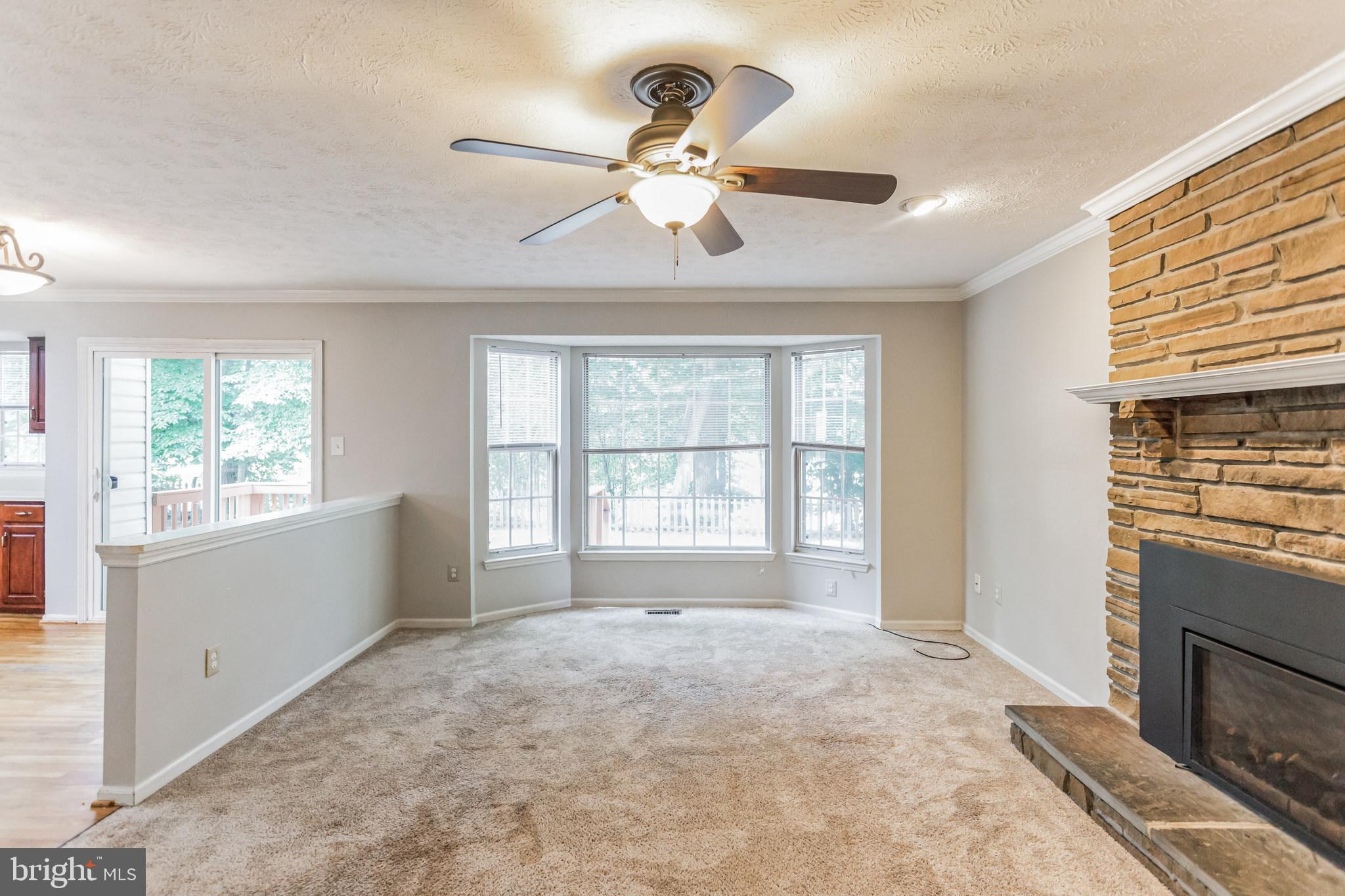 CROFTON WOODS - Residential Lease