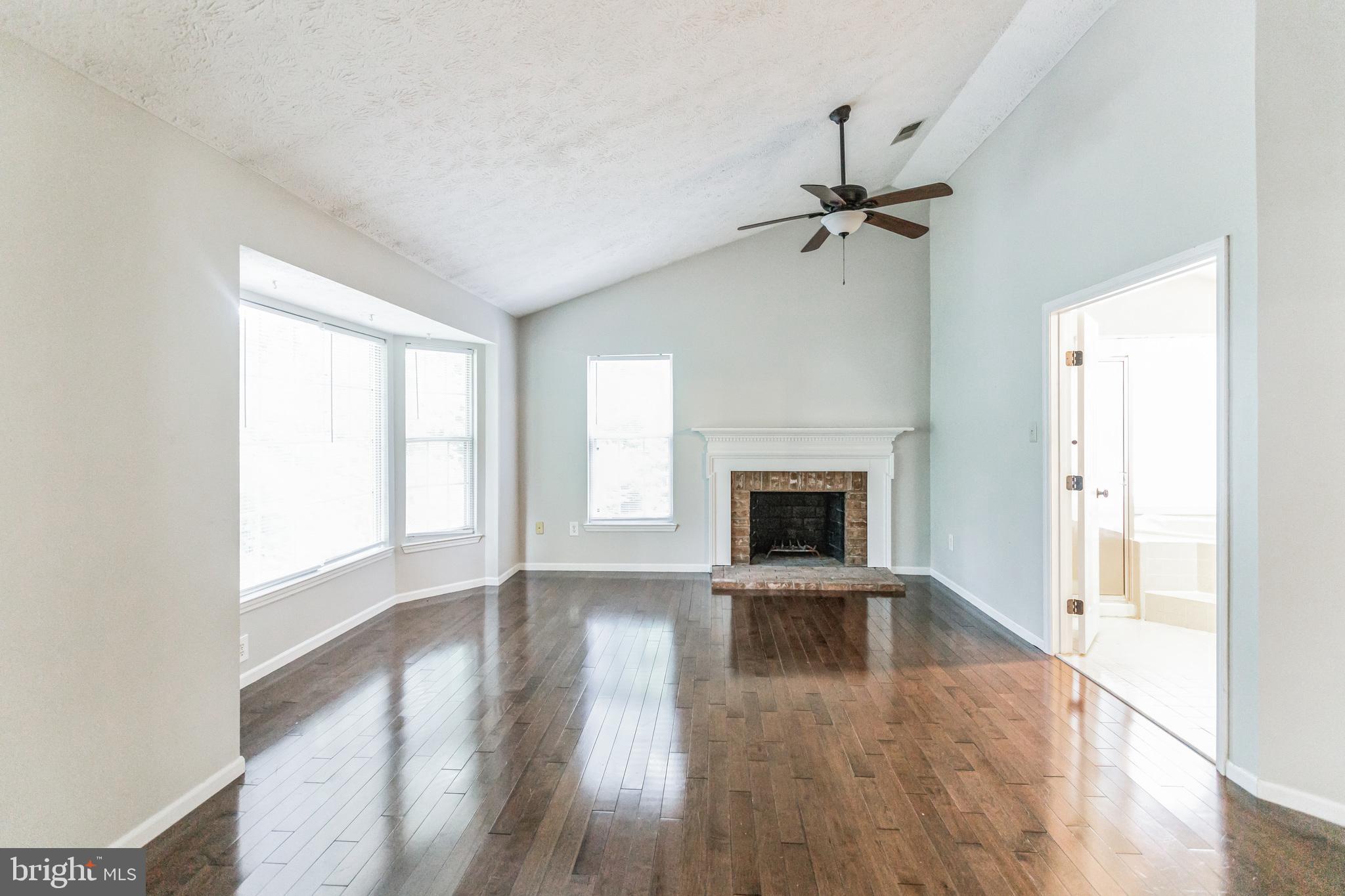 CROFTON WOODS - Residential Lease