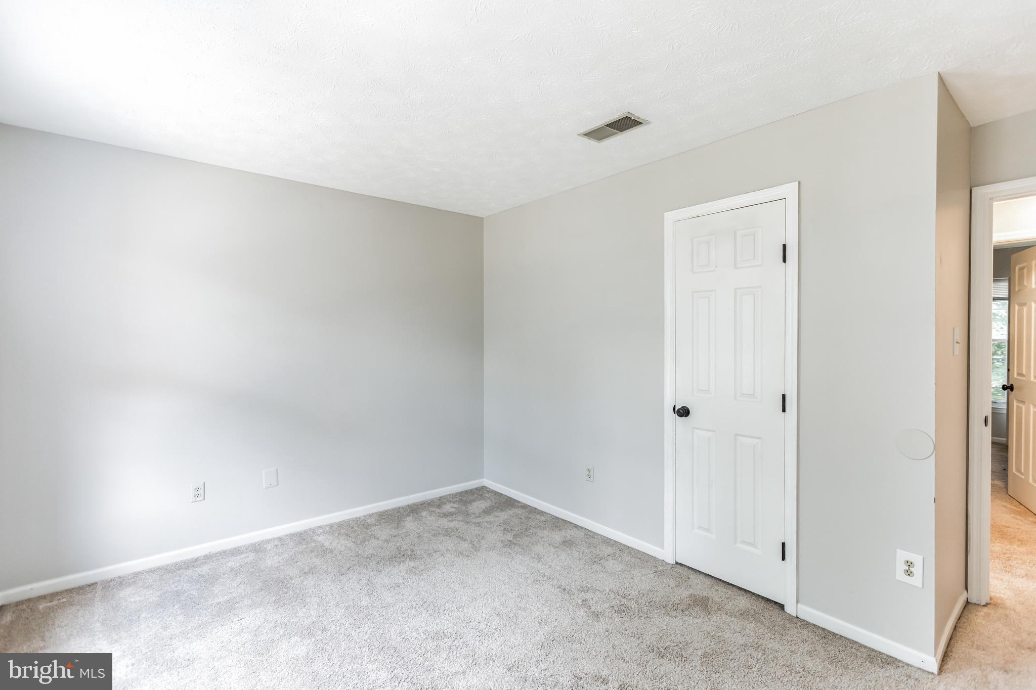 CROFTON WOODS - Residential Lease