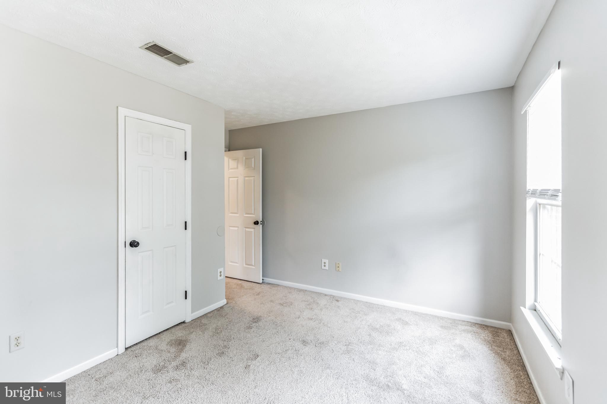 CROFTON WOODS - Residential Lease