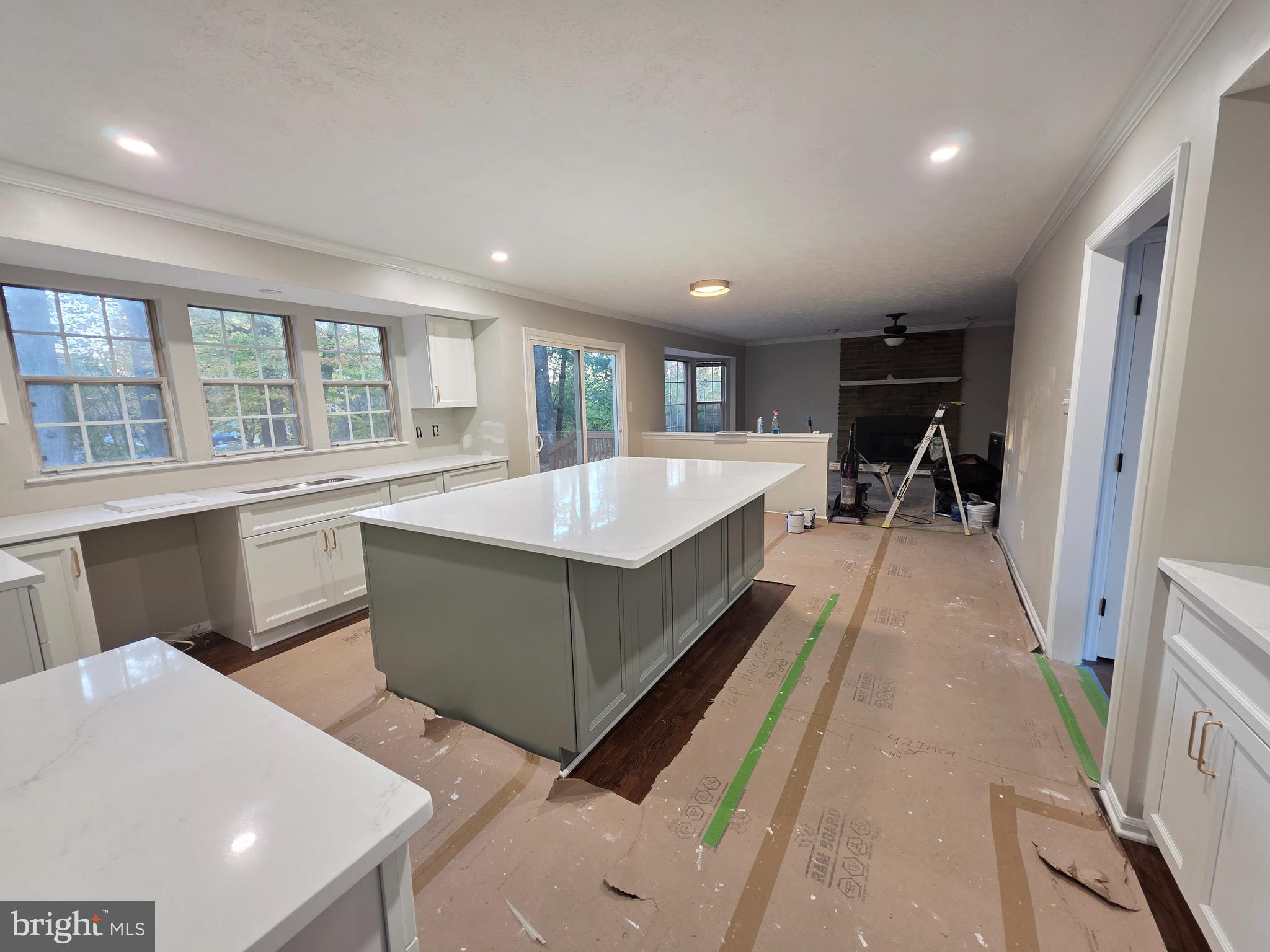 CROFTON WOODS - Residential Lease