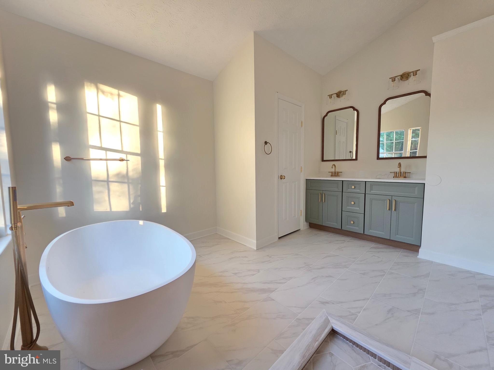 CROFTON WOODS - Residential Lease