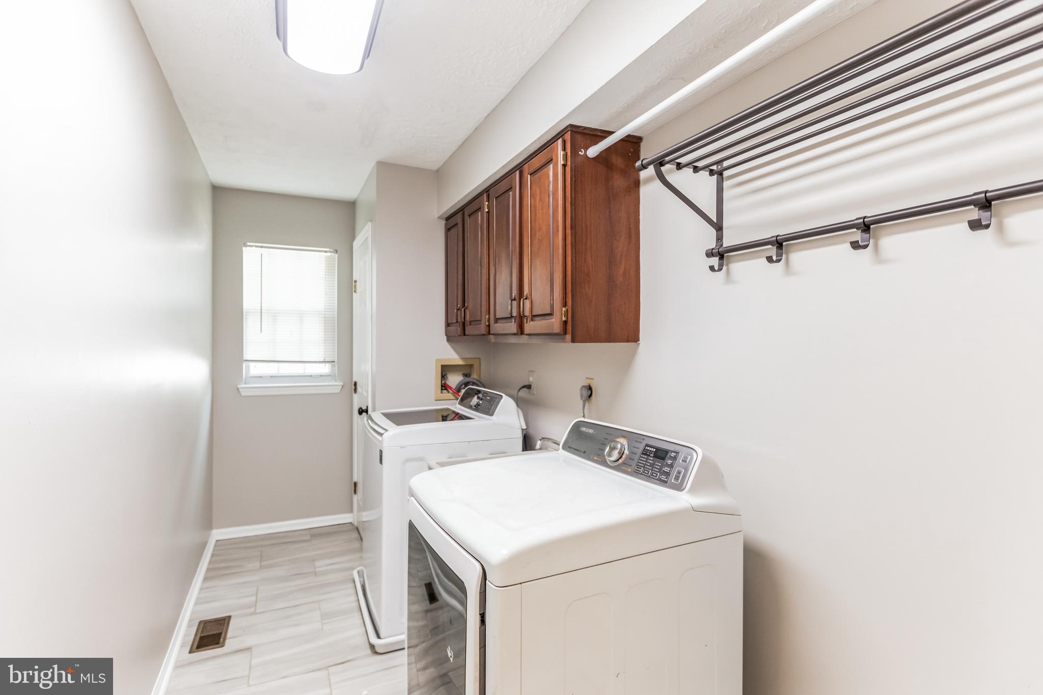 CROFTON WOODS - Residential Lease