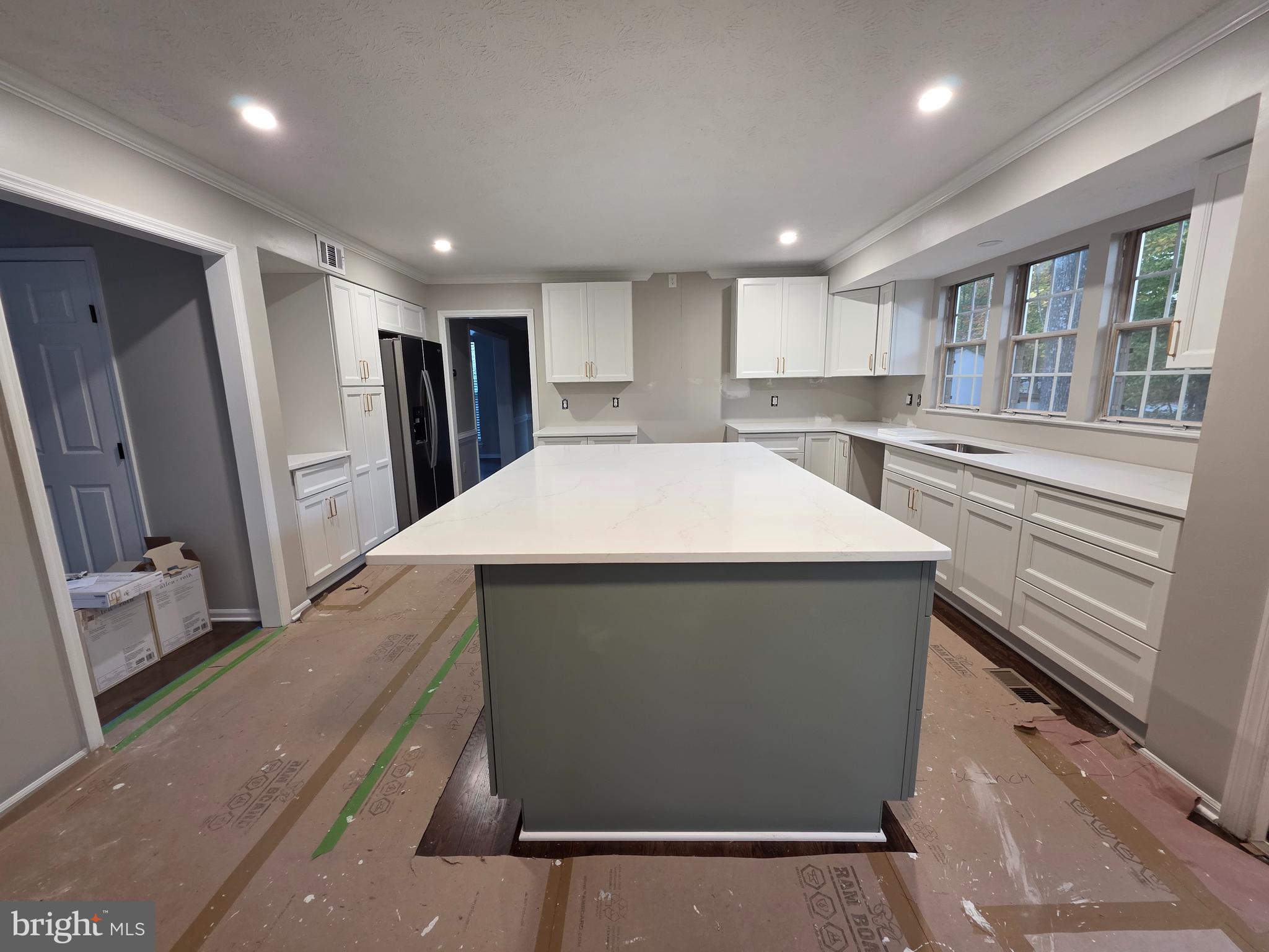 CROFTON WOODS - Residential Lease