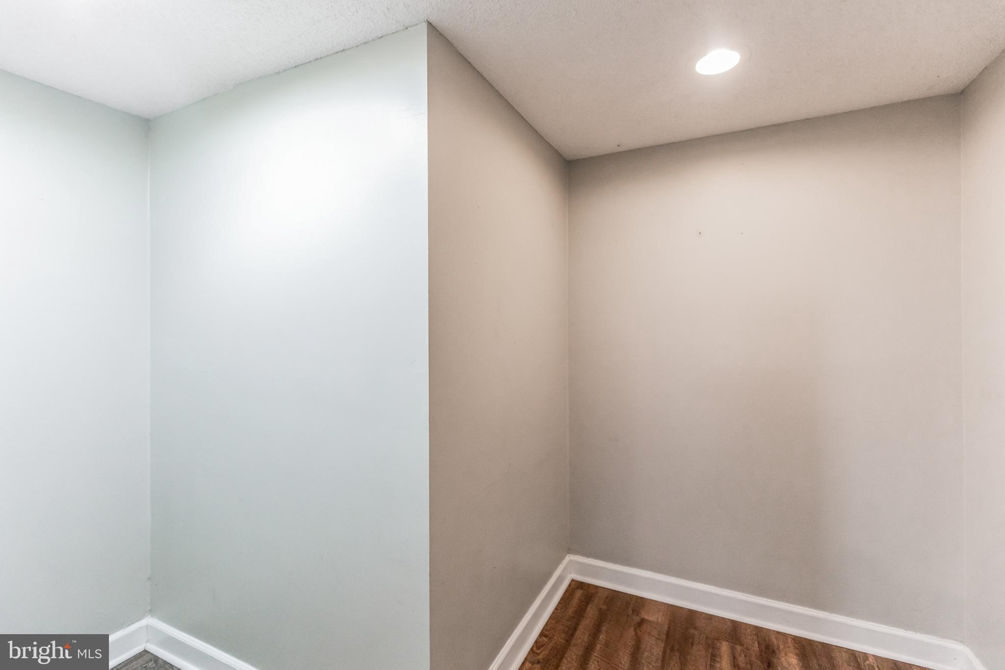 CROFTON WOODS - Residential Lease