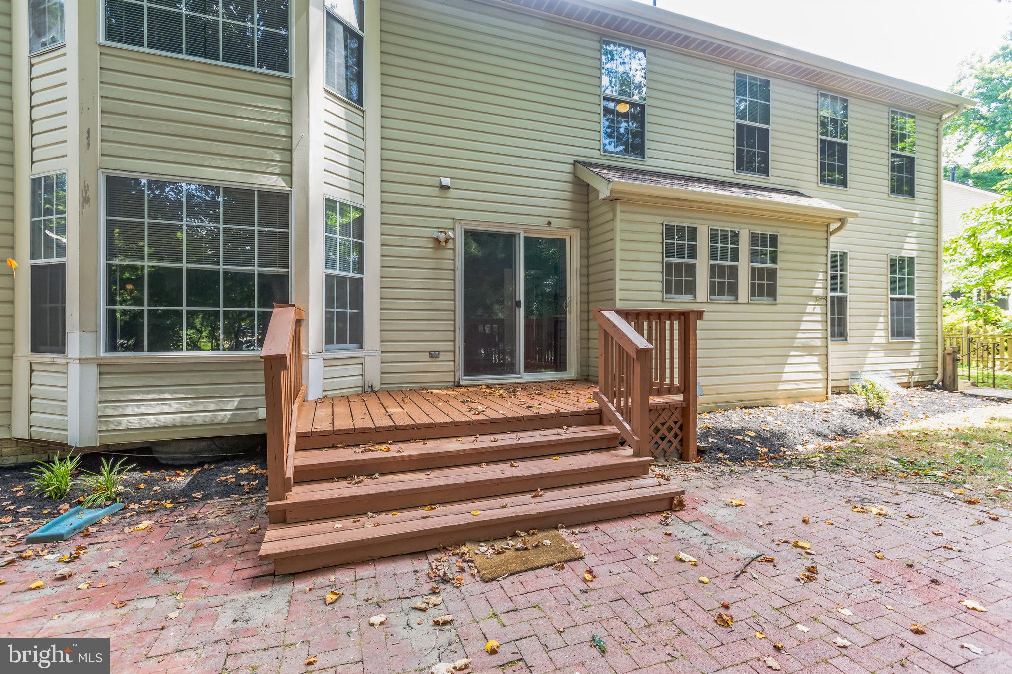 CROFTON WOODS - Residential Lease