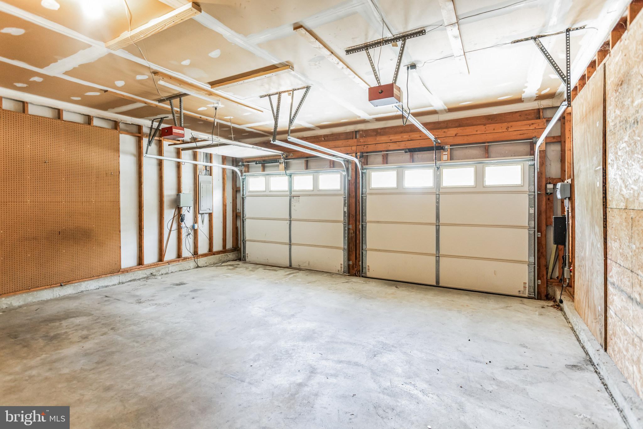 CROFTON WOODS - Residential Lease