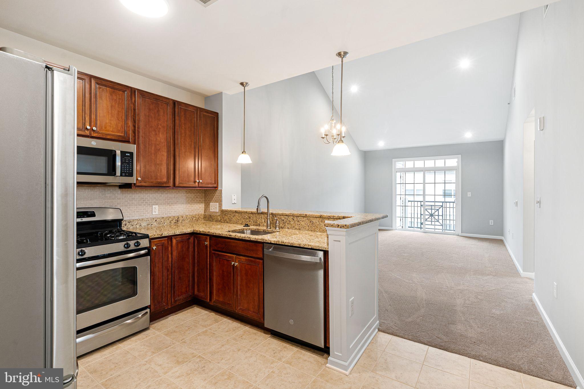 350 W ELM STREET 3414