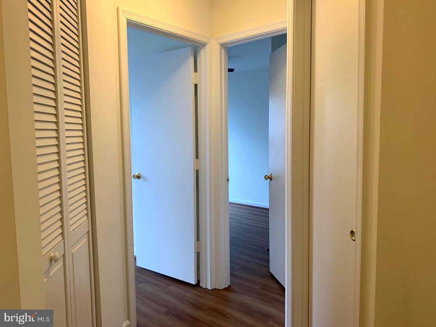 WILLOWS OF POTOMAC - Residential Lease