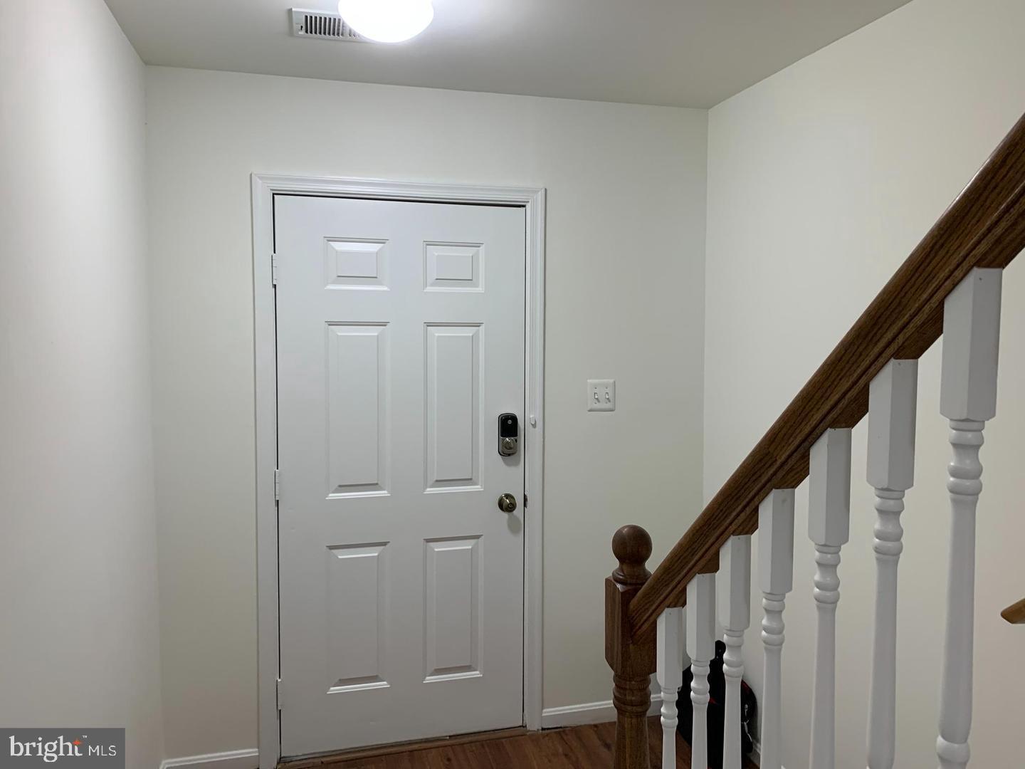 WILLOWS OF POTOMAC - Residential Lease