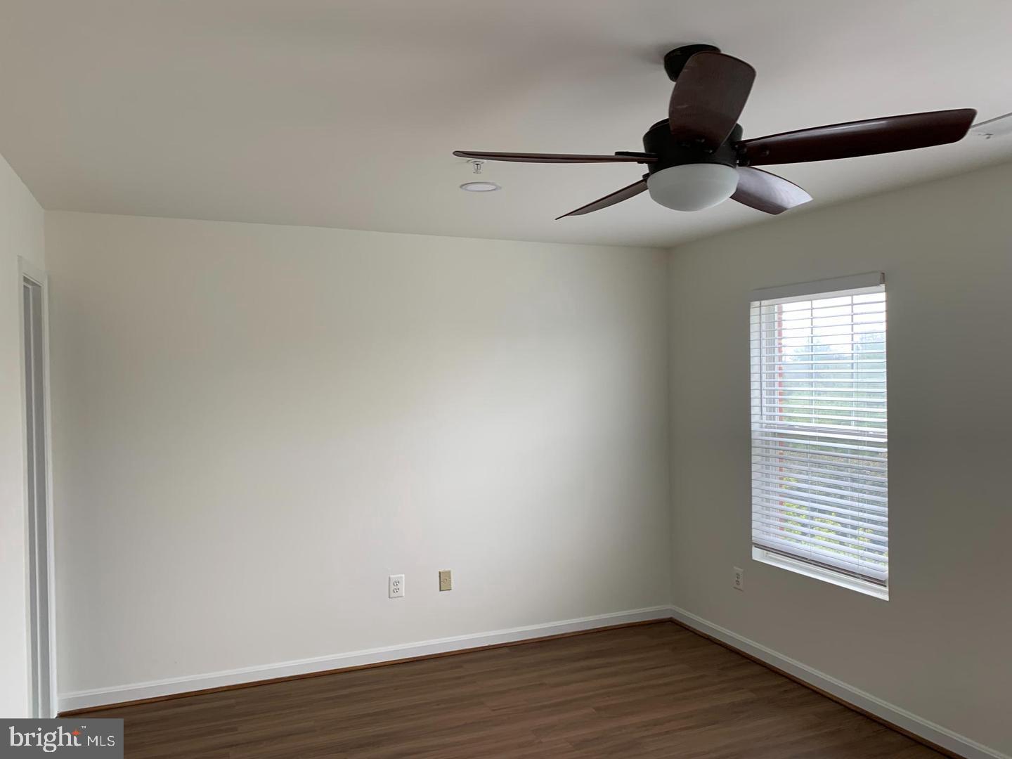 WILLOWS OF POTOMAC - Residential Lease