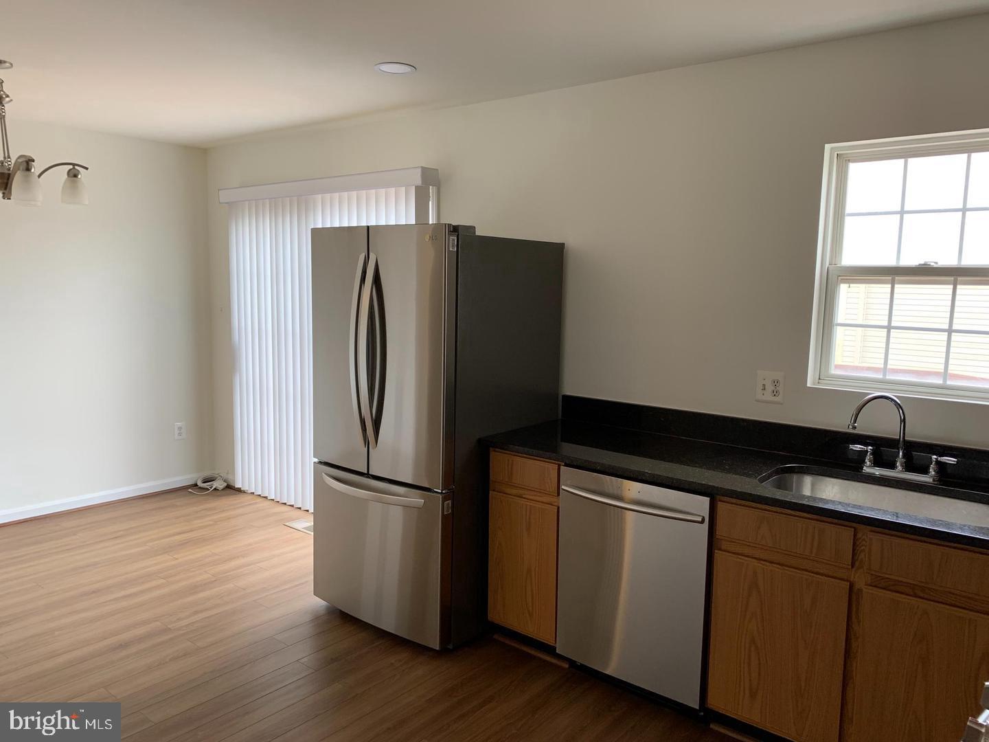 WILLOWS OF POTOMAC - Residential Lease