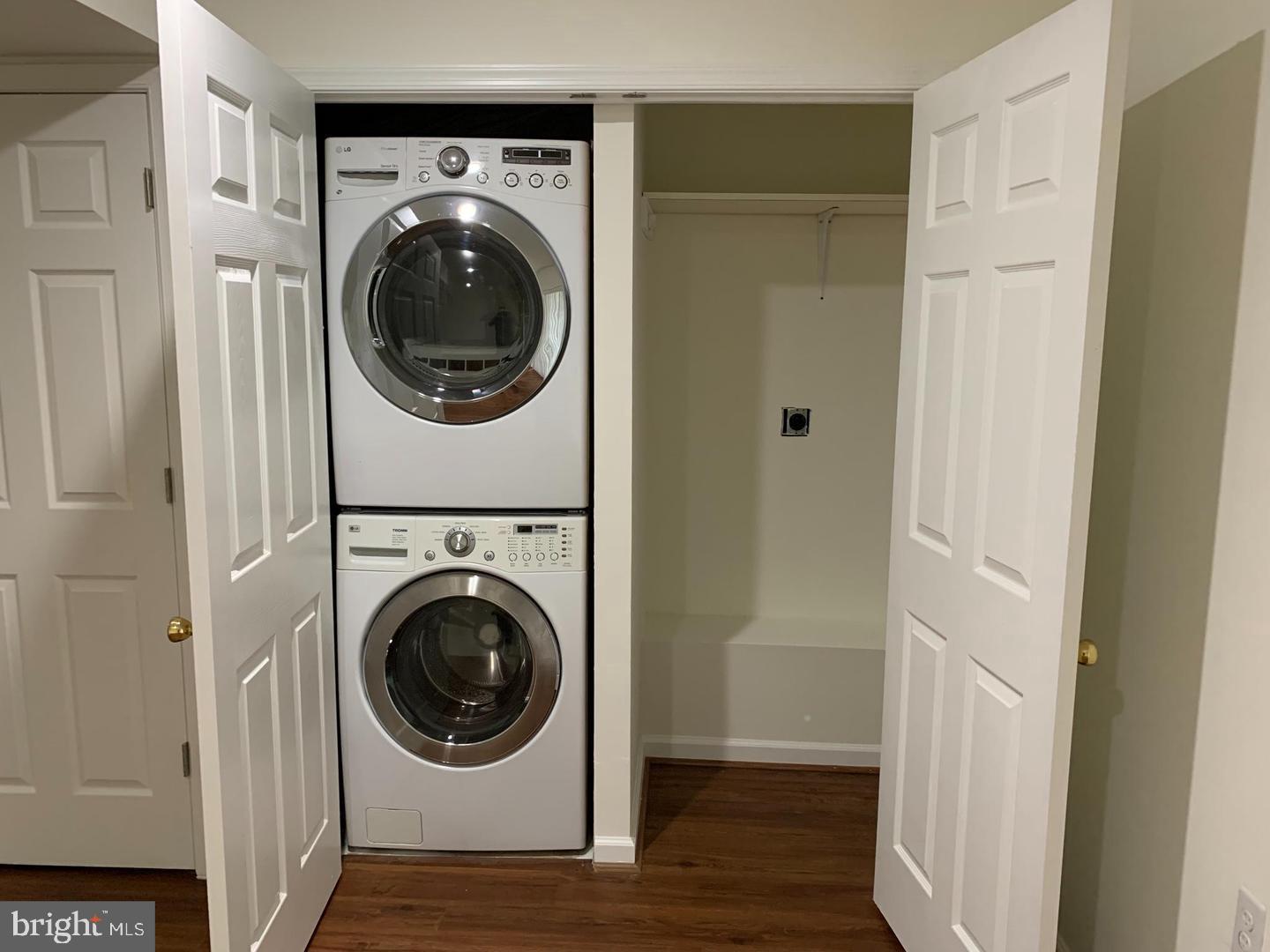 WILLOWS OF POTOMAC - Residential Lease