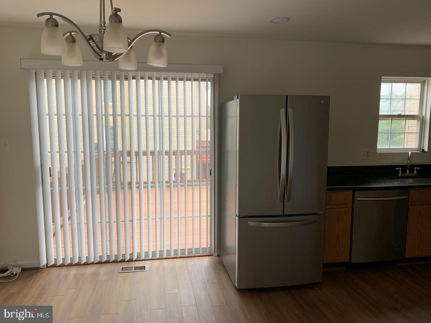 WILLOWS OF POTOMAC - Residential Lease