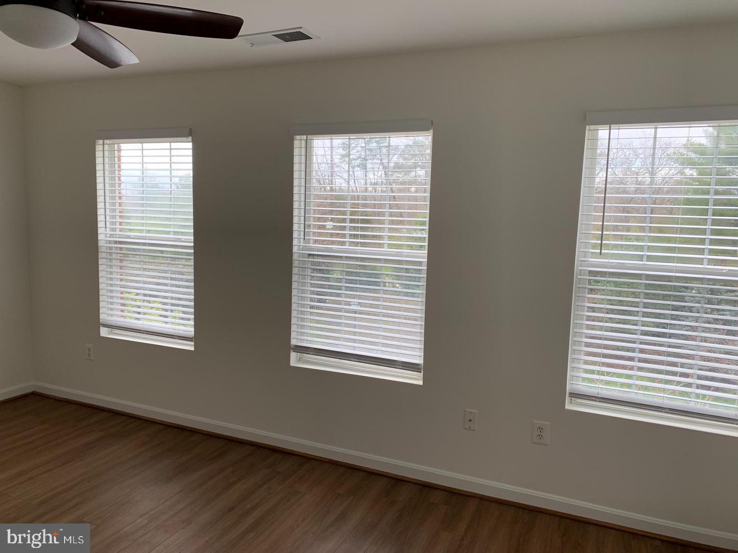 WILLOWS OF POTOMAC - Residential Lease