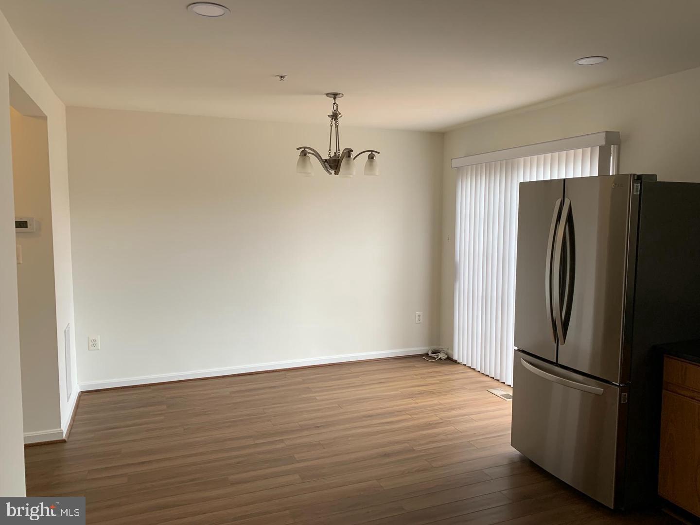 WILLOWS OF POTOMAC - Residential Lease