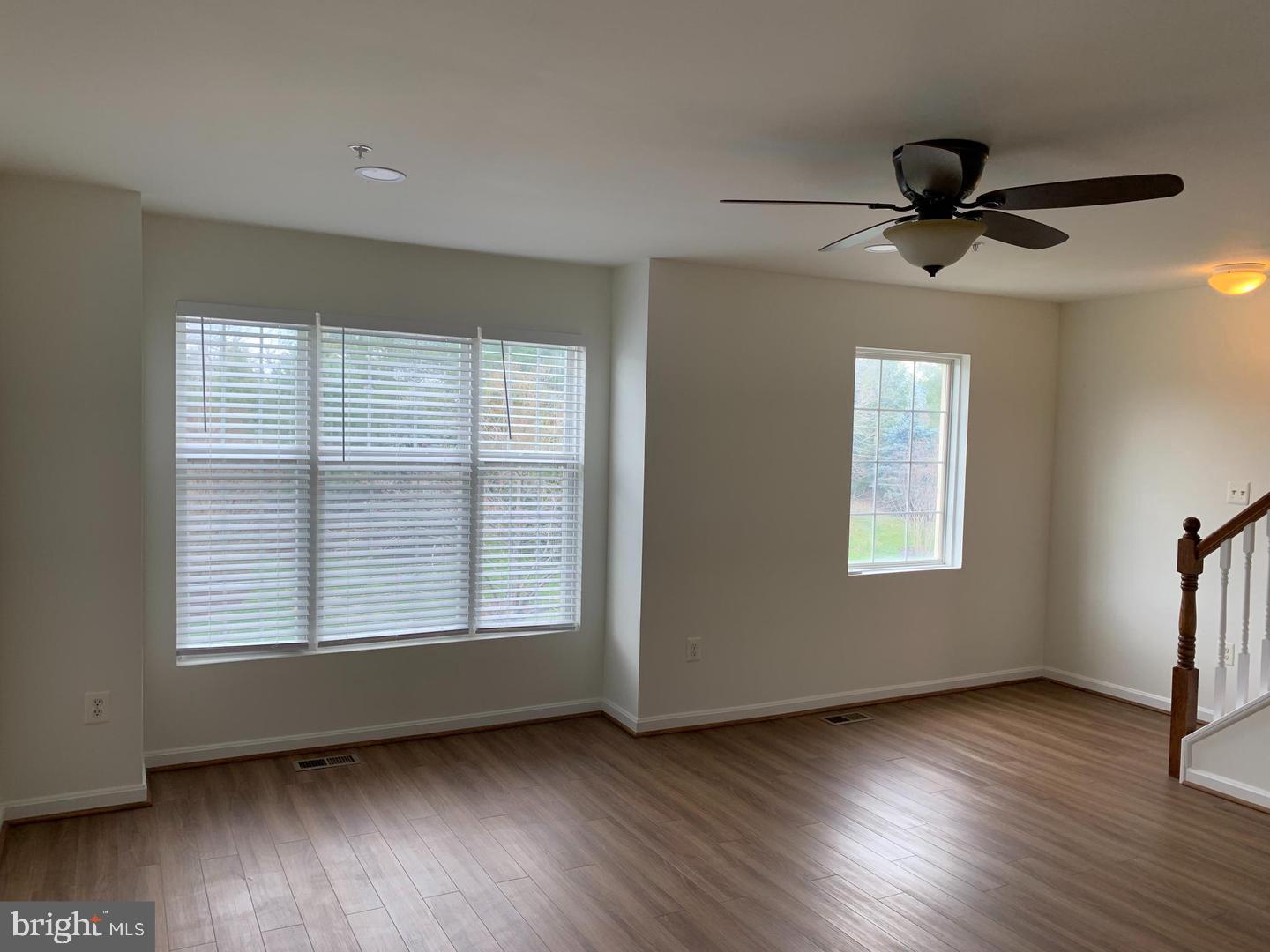 WILLOWS OF POTOMAC - Residential Lease