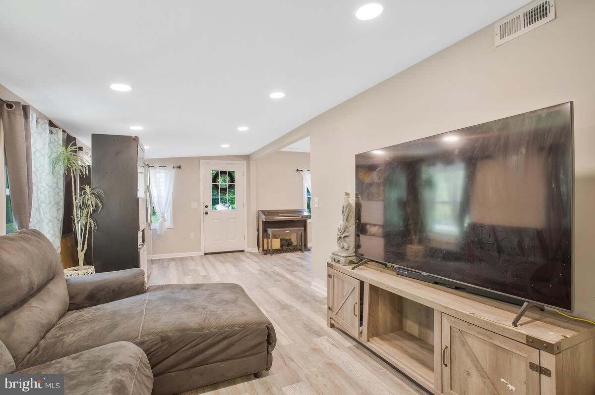 PONDER COVE BEACH - Residential Lease