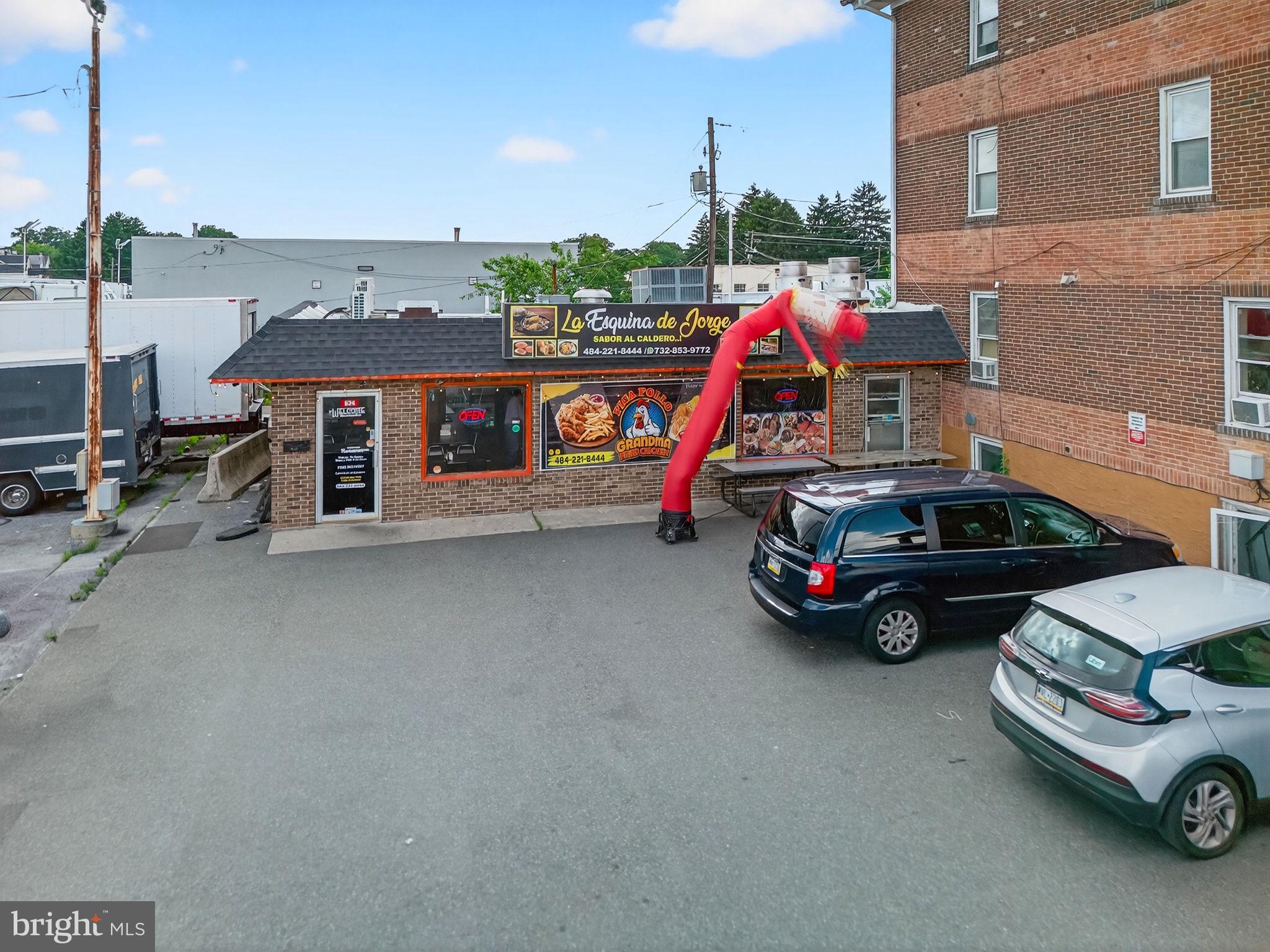 624 N MAXWELL STREET 626