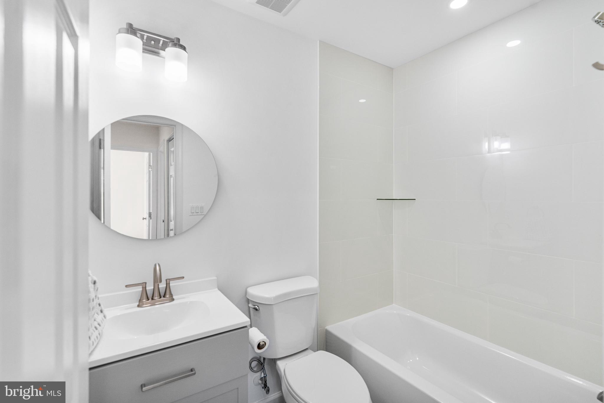 COLONY SQUARE - Residential