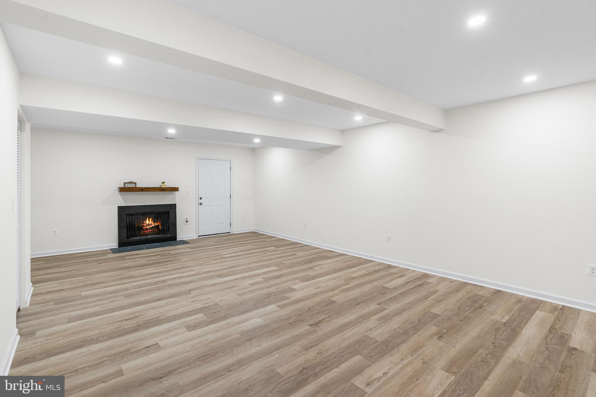 COLONY SQUARE - Residential