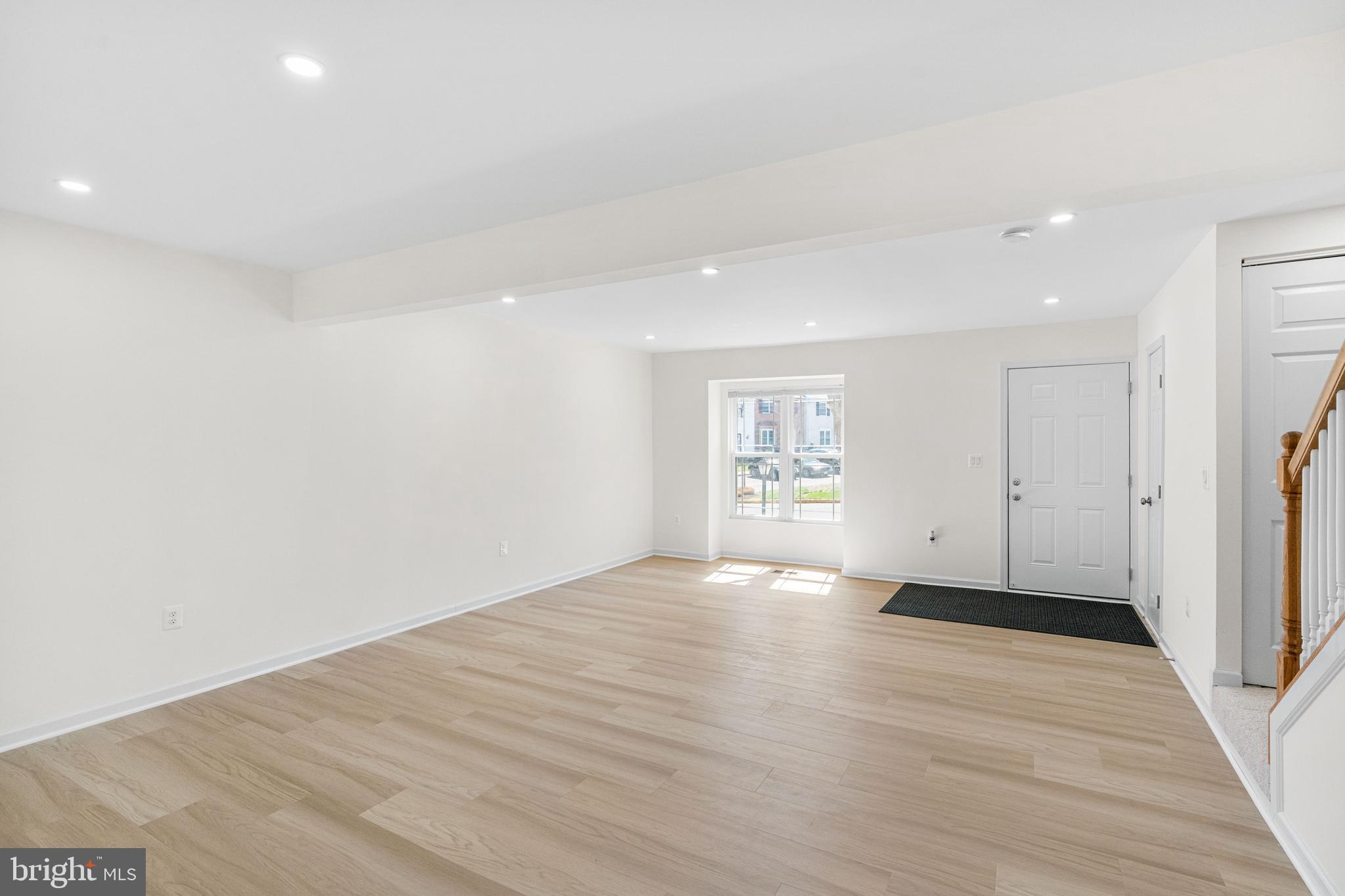 COLONY SQUARE - Residential