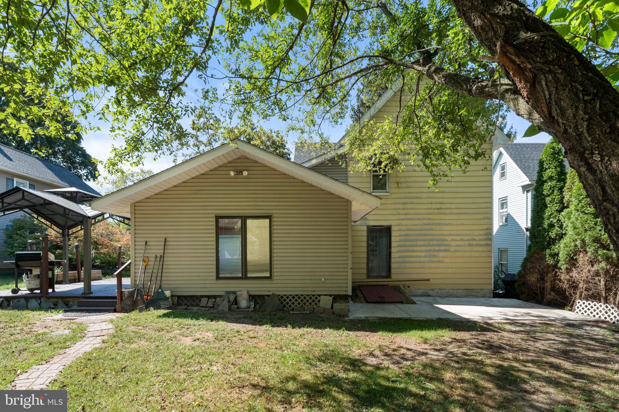 EAST STROUDSBURG - Residential