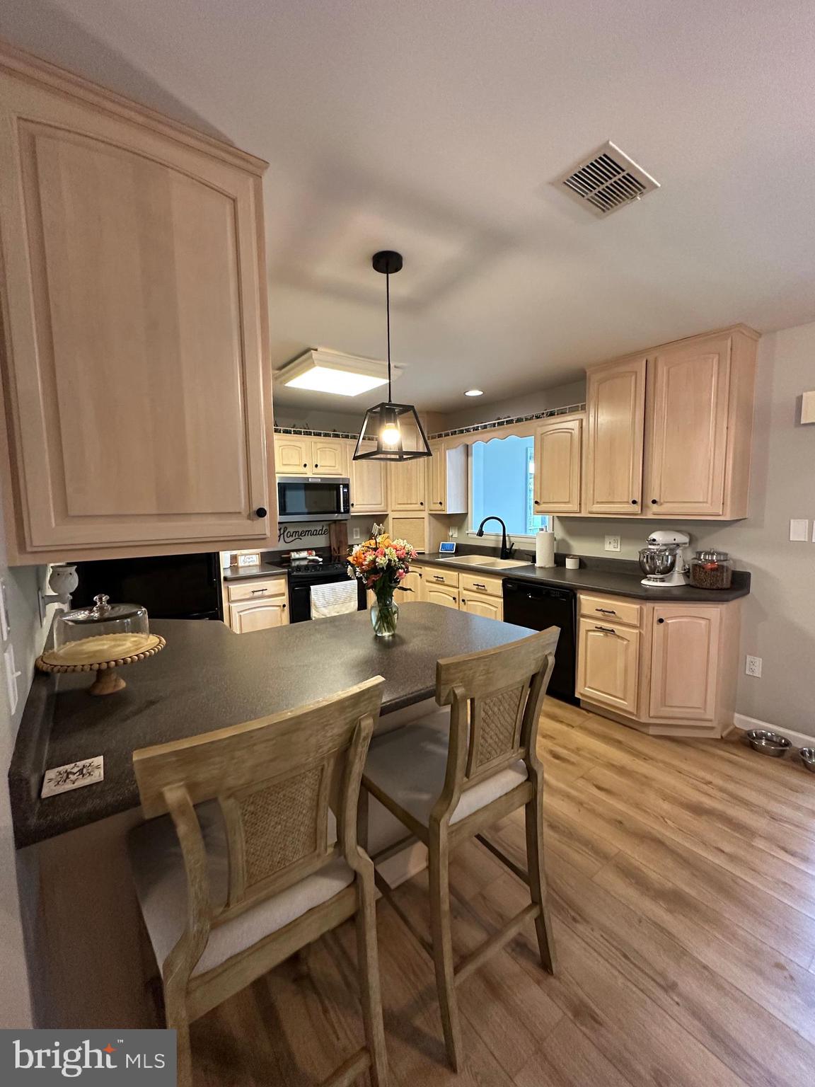 BLUE MOUNTAIN ESTATE - Residential