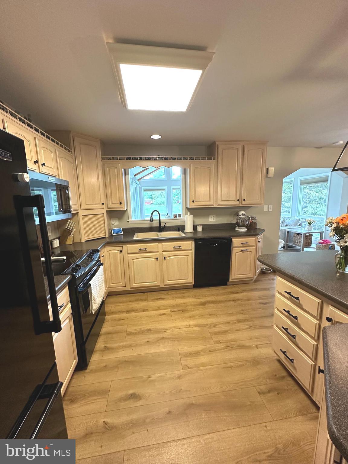 BLUE MOUNTAIN ESTATE - Residential