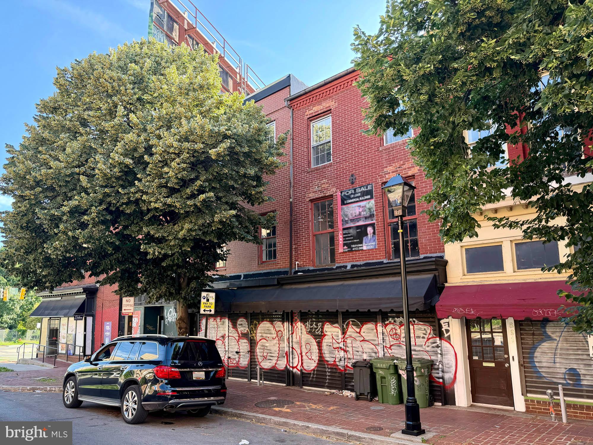 893 HOWARD STREET N