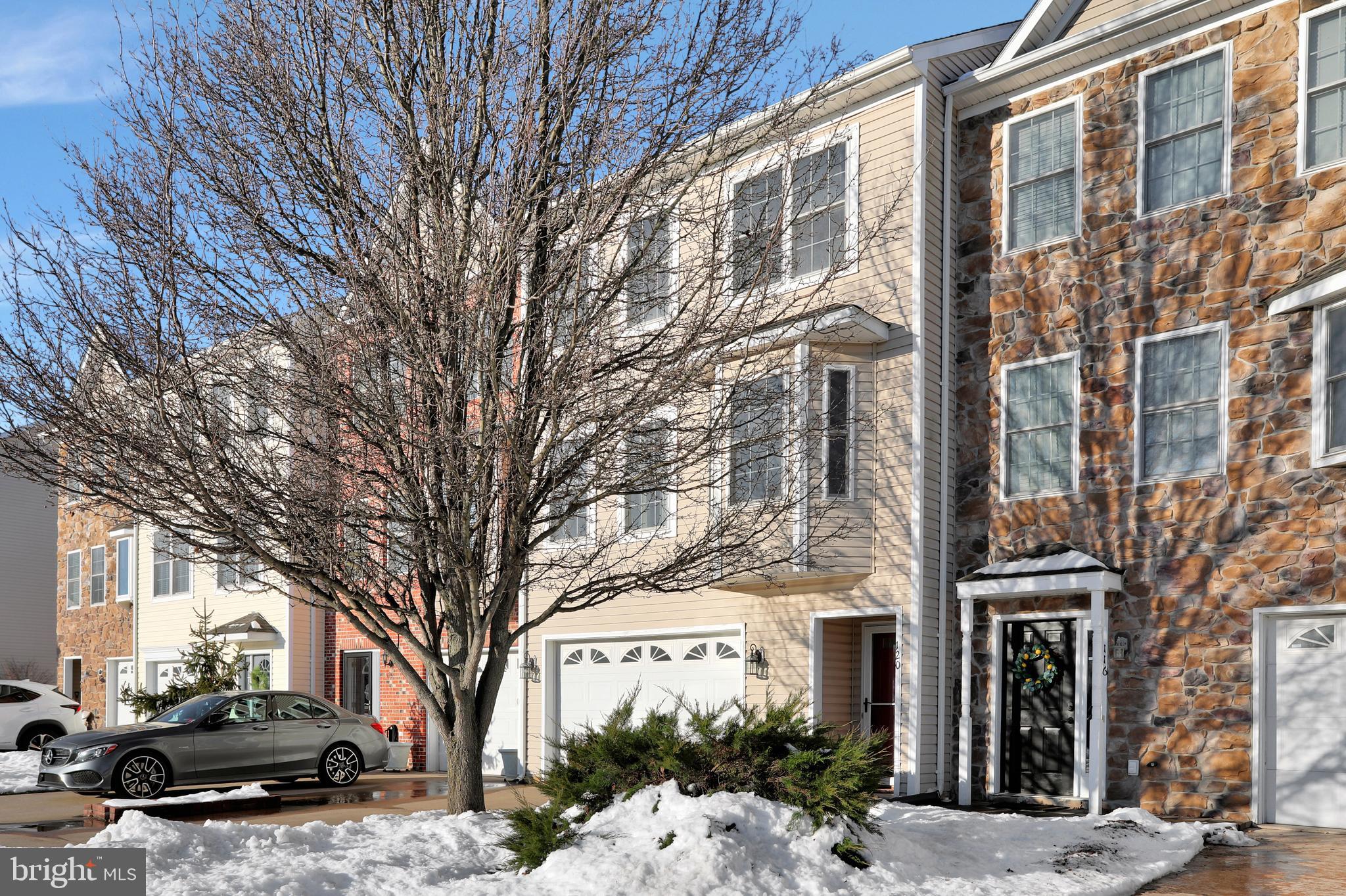 LOCUST HILL - Residential