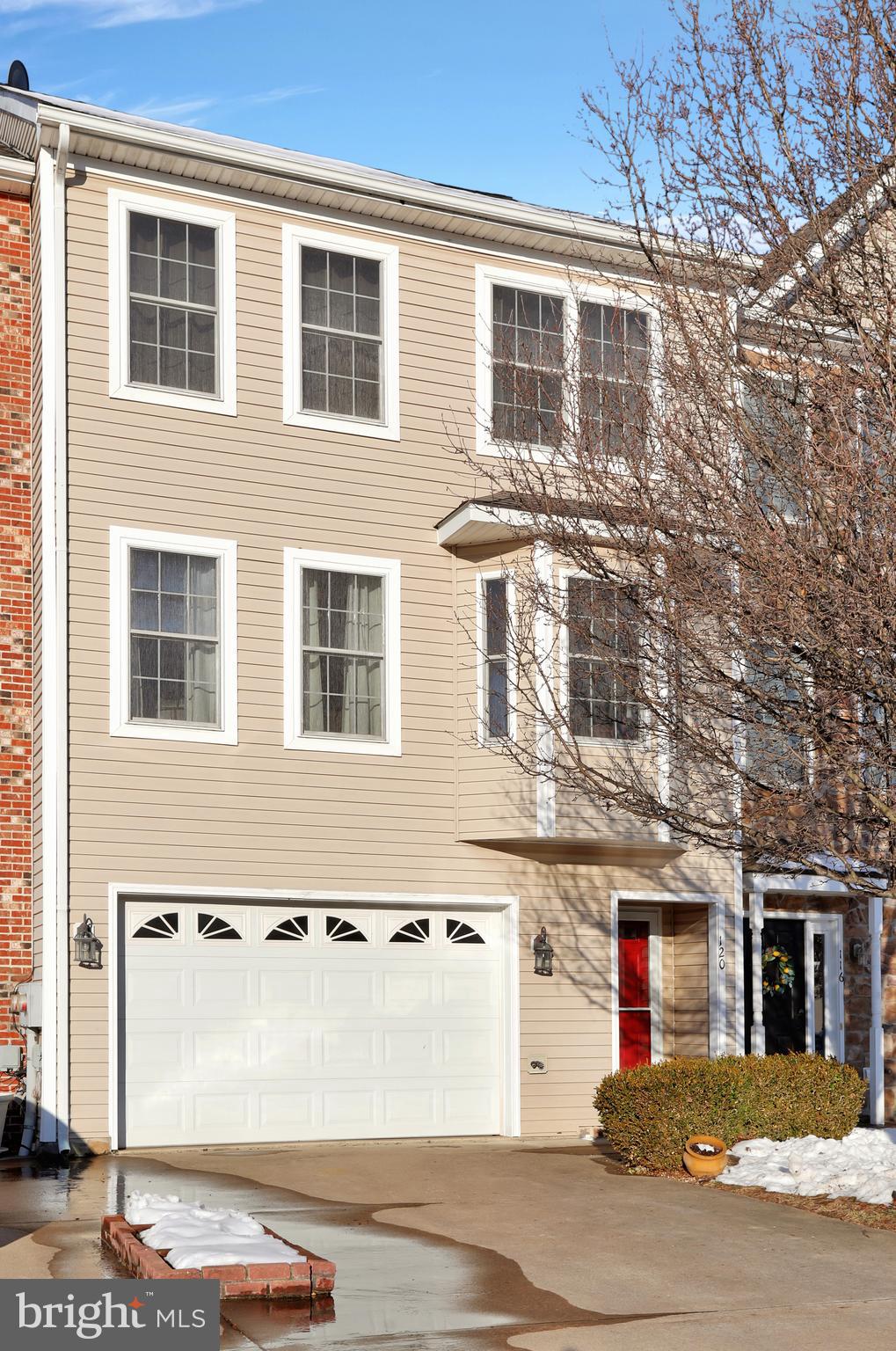 LOCUST HILL - Residential