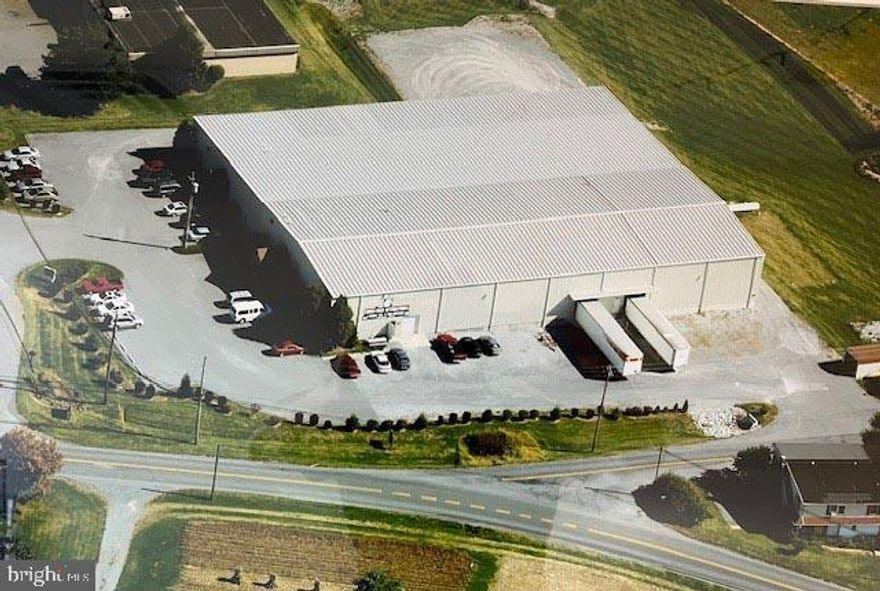 33,200 SF, plus bonus mezzanine space for storage;
office, warehouse and retail;
solar electric system; 
single phase electric;
three loading docks;
ceiling height 18’ – 23’

Owner will also consider a lease - see MLS #PALA2058778.