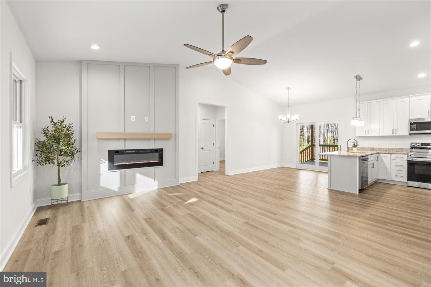 CABIN POINT / GLEBE HARBOR - Residential