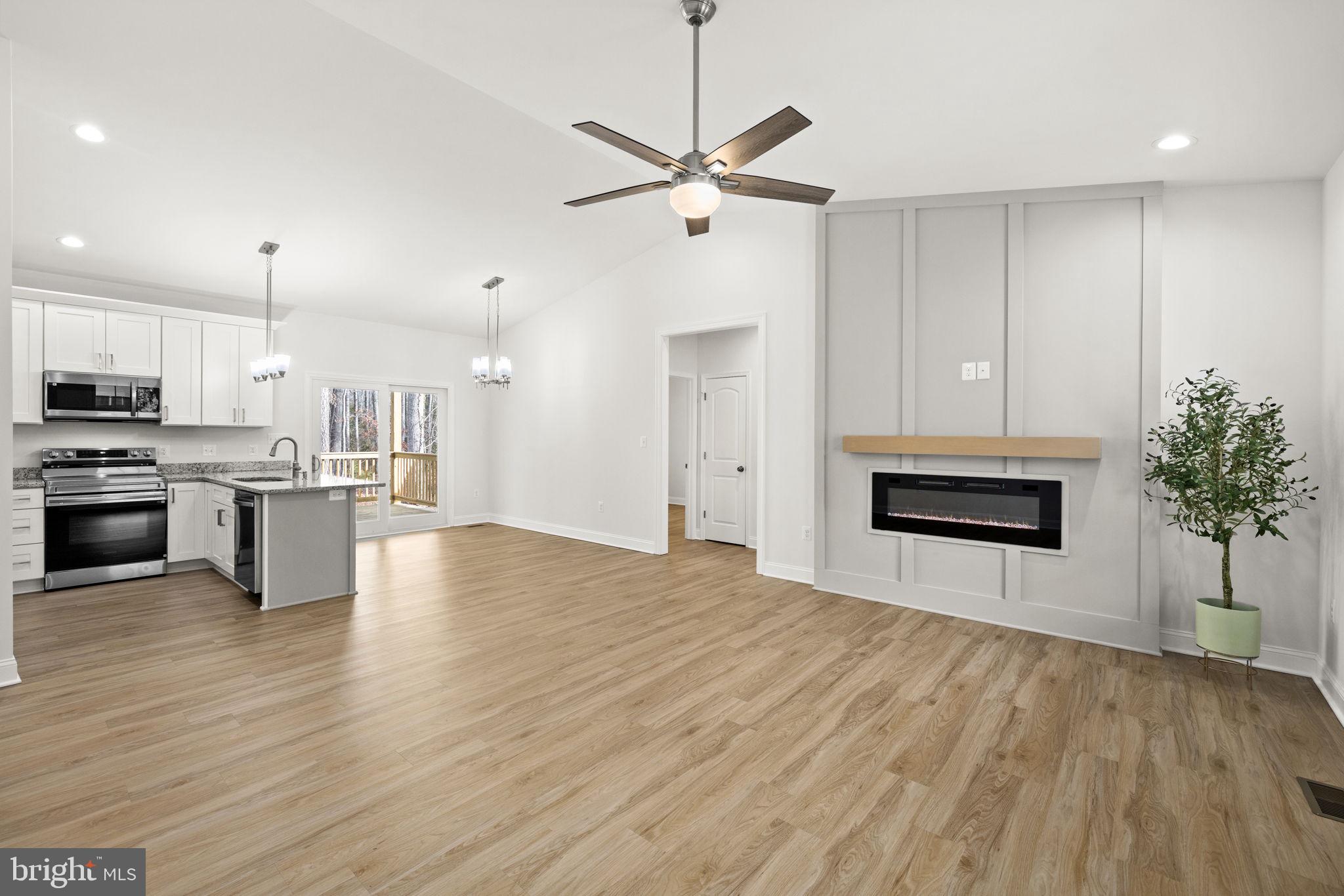 CABIN POINT / GLEBE HARBOR - Residential