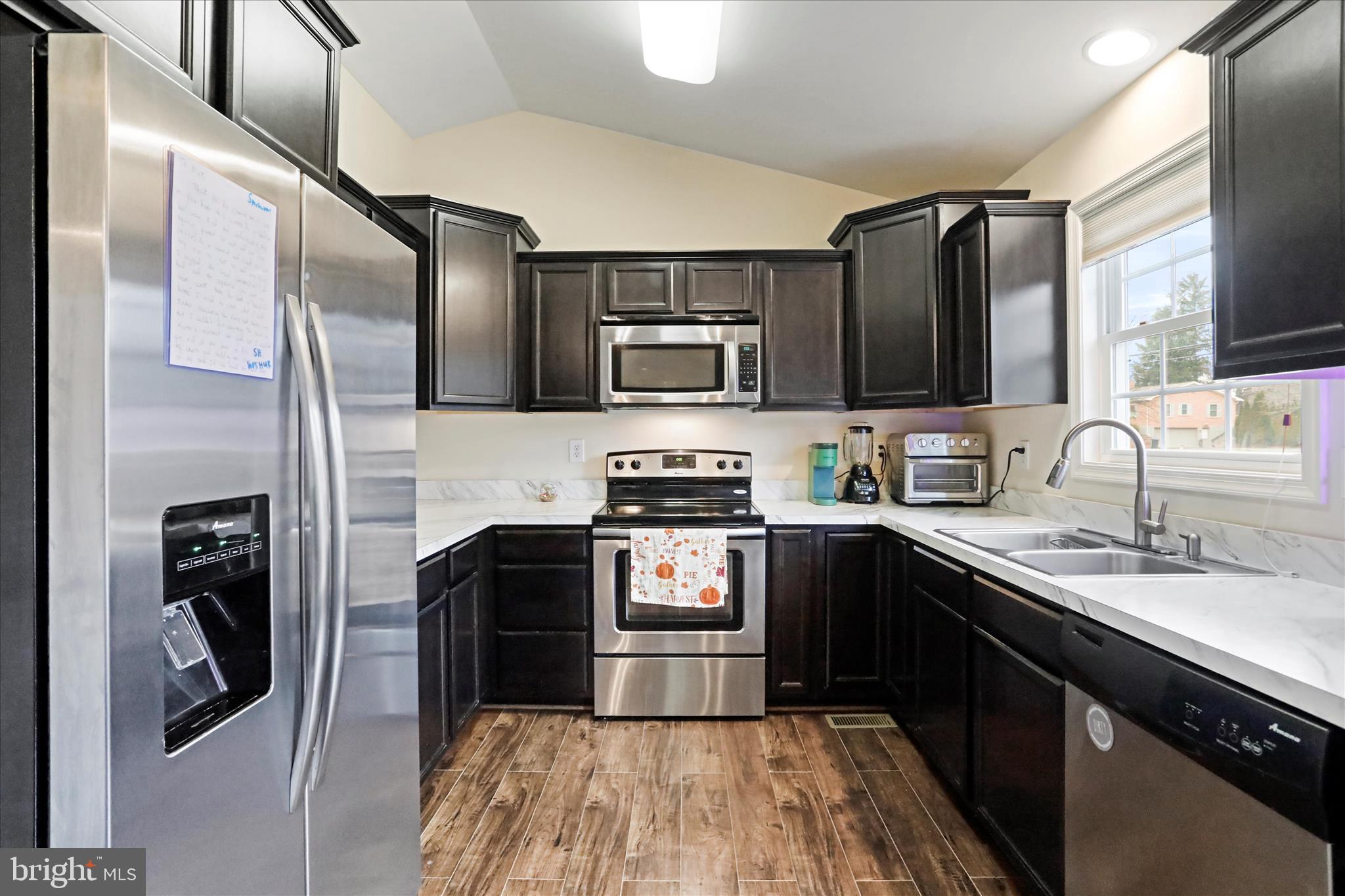 RED HILL - Residential