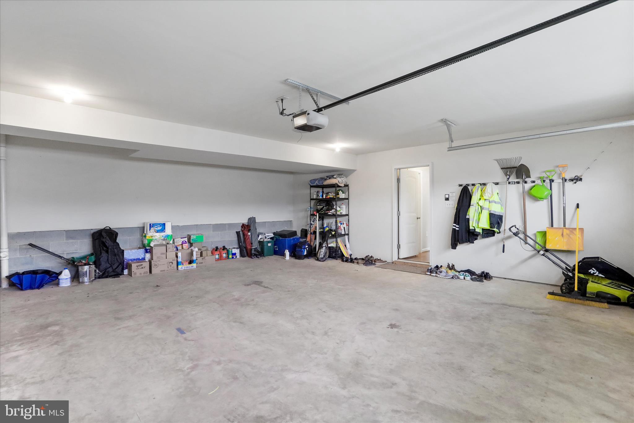 RED HILL - Residential