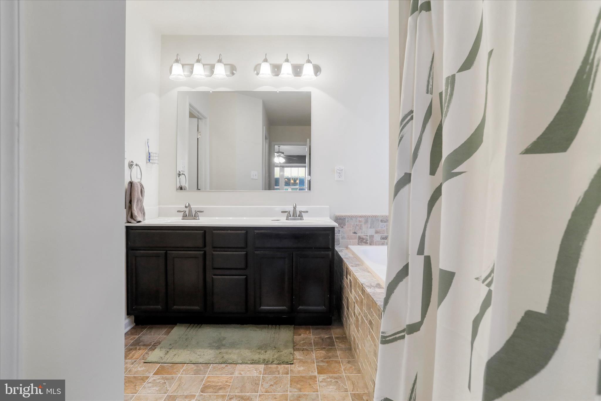 RED HILL - Residential