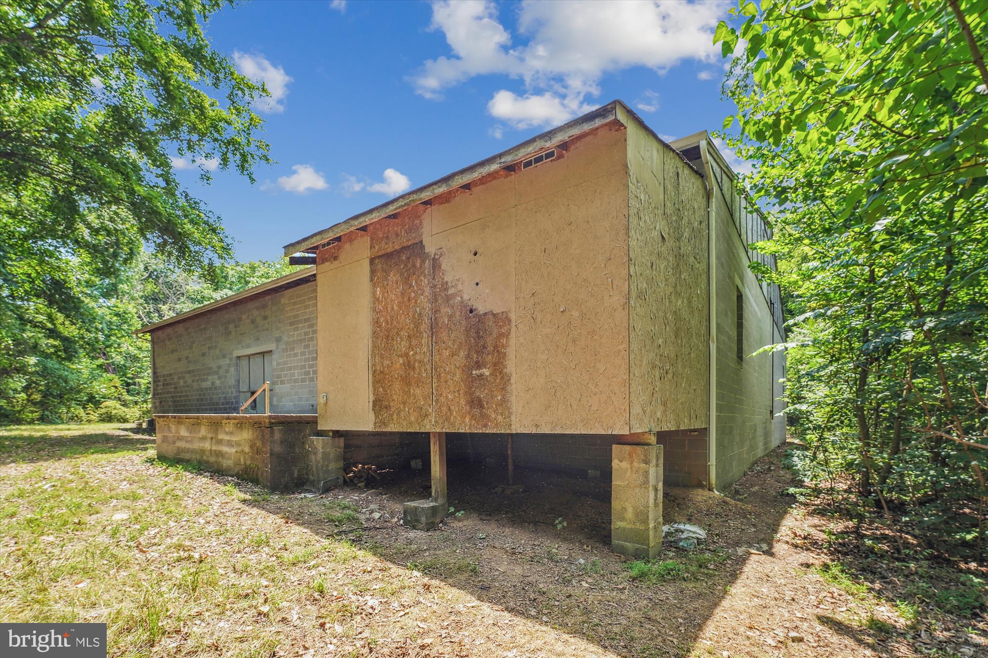 NONE AVAILABLE - Land