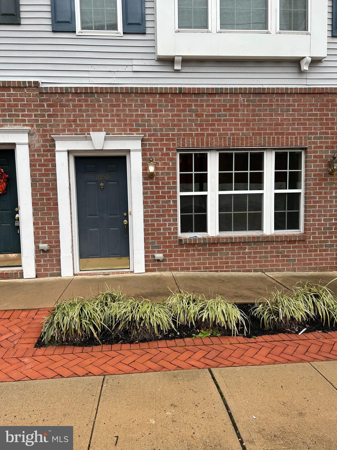 1050 LAMBERTON STREET