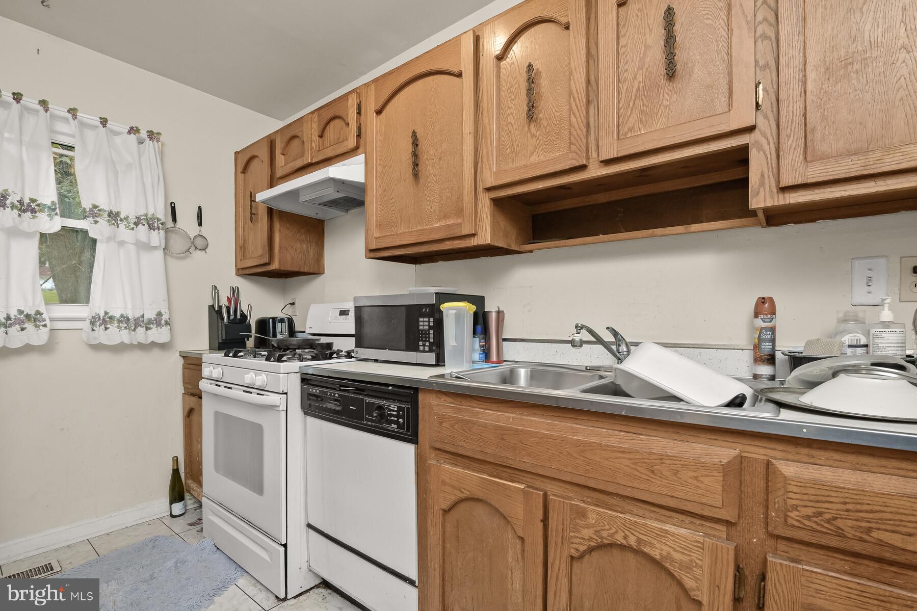 MARLBORO MEADOWS - Residential