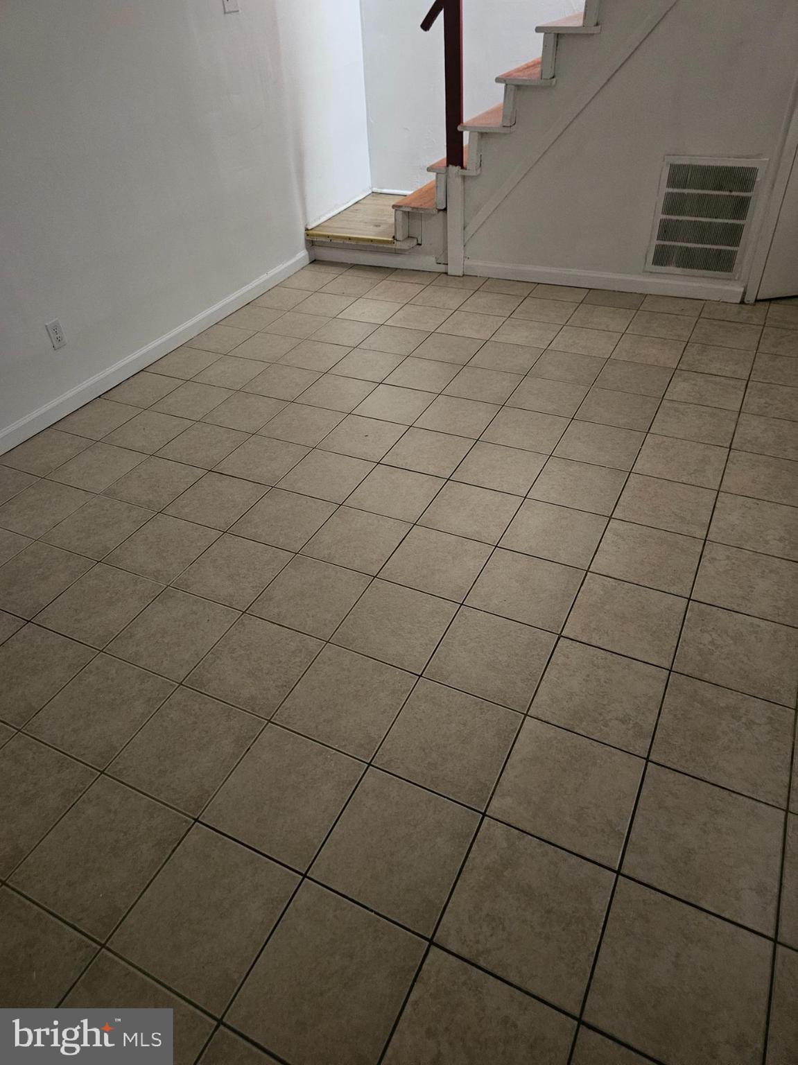 254 S 10TH STREET 1ST FLOOR-REAR