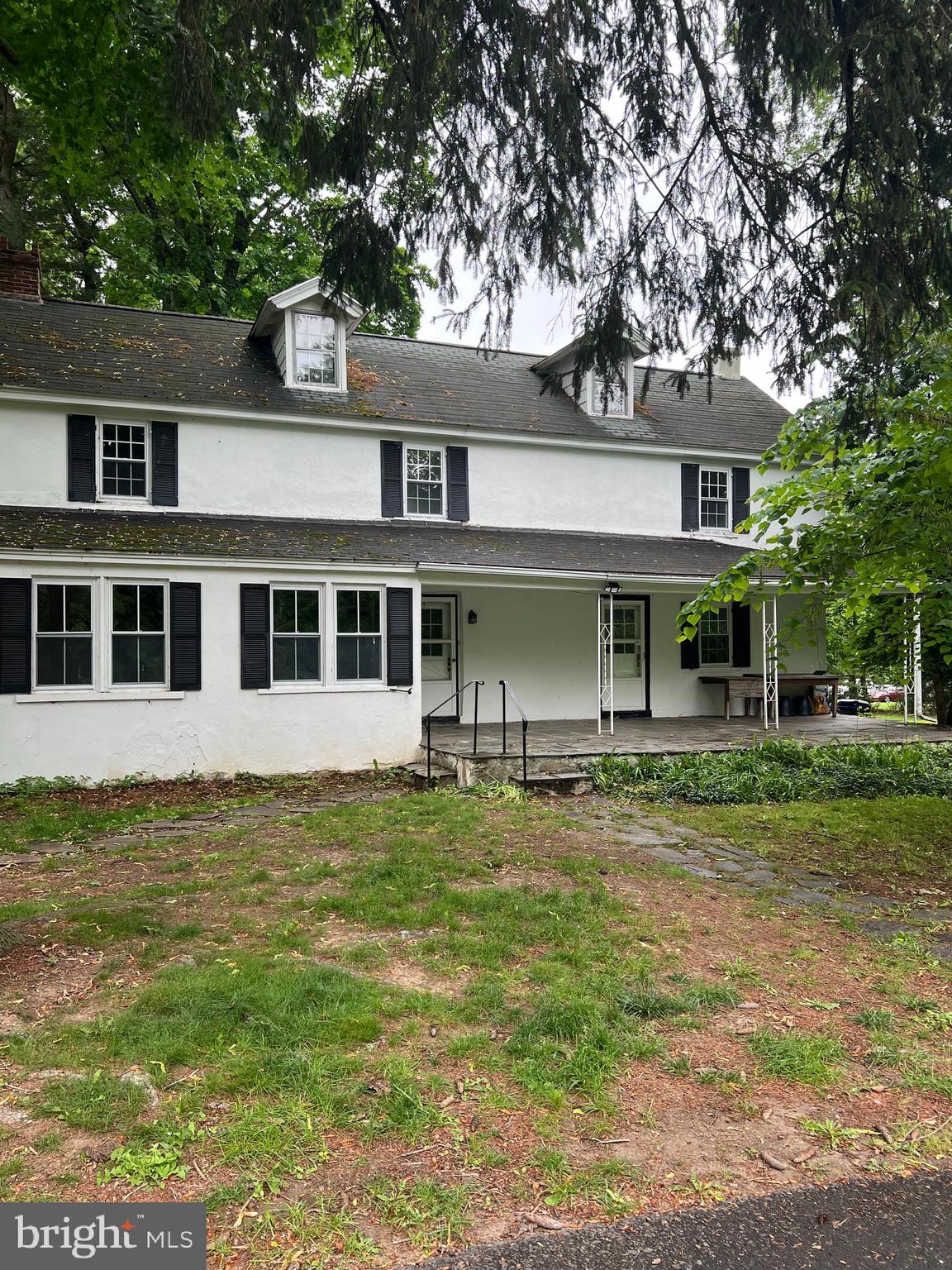 Great Single Home featuring 3 Bedrooms and 2 Full Baths. Spacious Kitchen, with an eat in area. Office Area, Sunporch, Laundry Area, Living Room with Fireplace and Full Bathroom all complete the first floor. Upstairs Features 2 Bedrooms and Full Bathroom. Lovely Exterior Area for all your Entertaining Needs. Schedule your appointment today.