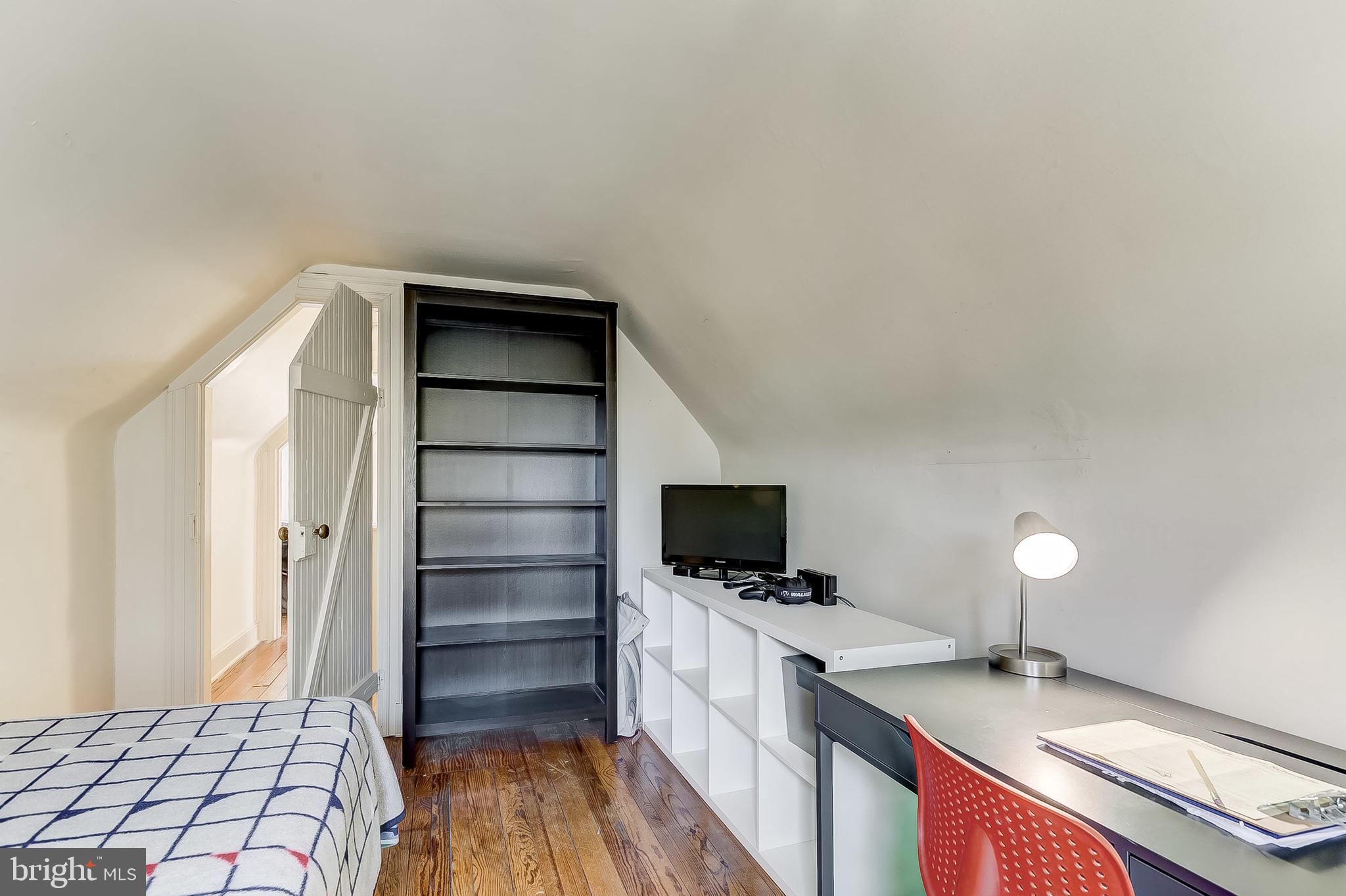 ROLAND PARK - Residential