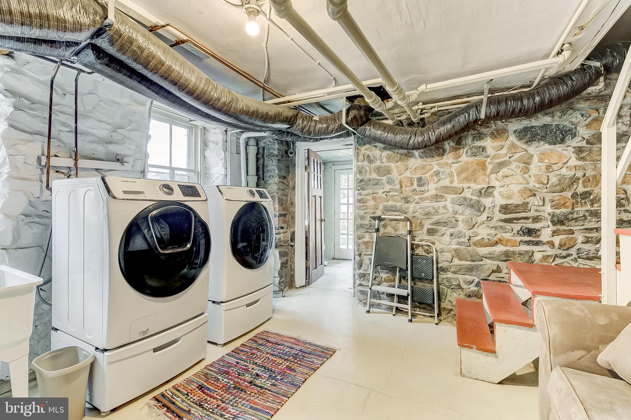 ROLAND PARK - Residential