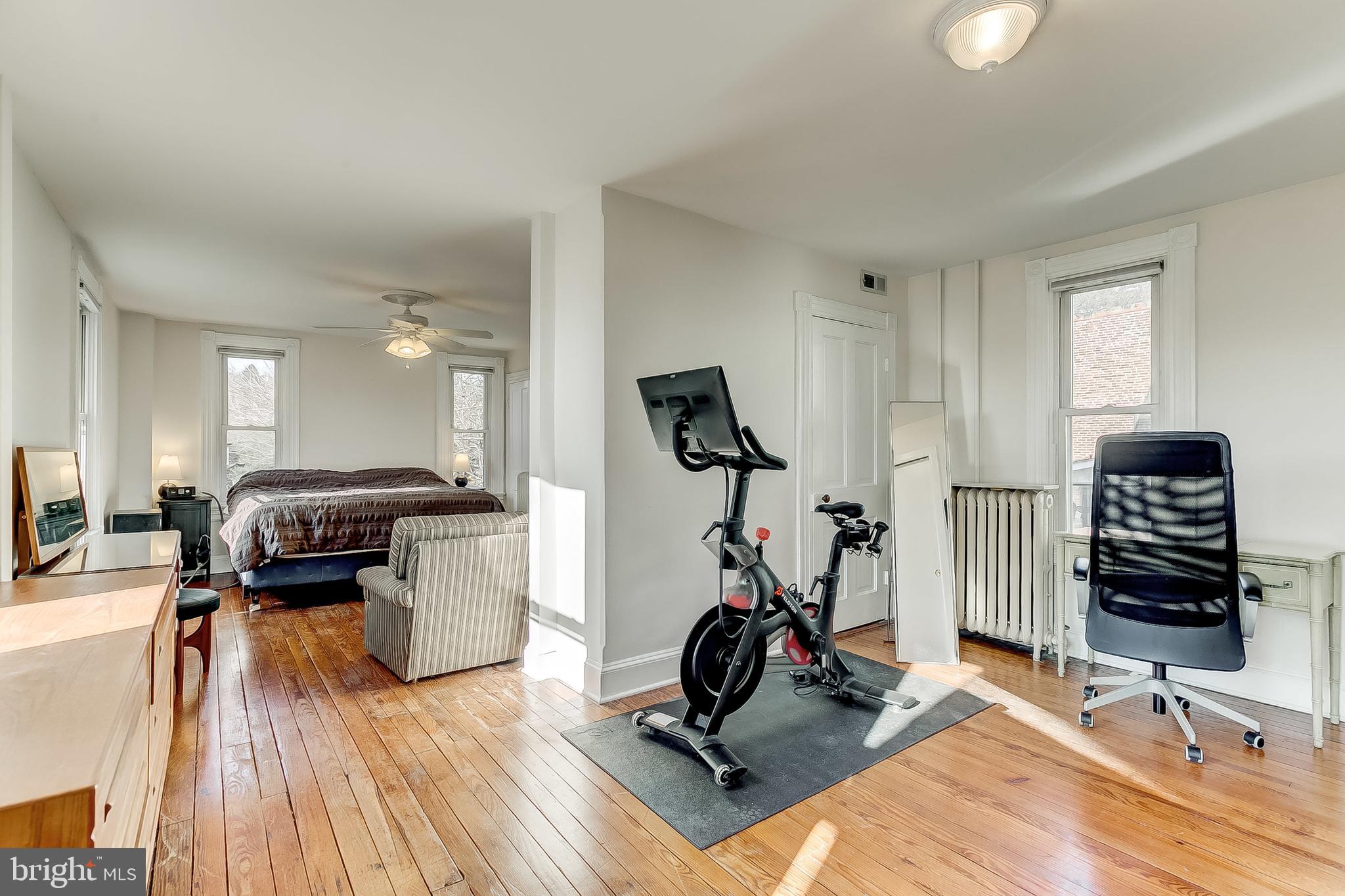 ROLAND PARK - Residential